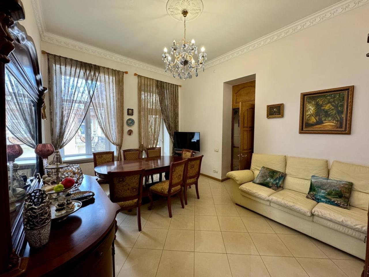 Central Apartments Odessa Luaran gambar